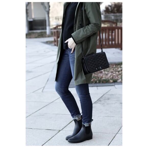 Jeffrey Campbell Women’s Sz 9 Black Rubber Chelsea Ankle Boot Waterproof Rain - Picture 1 of 9